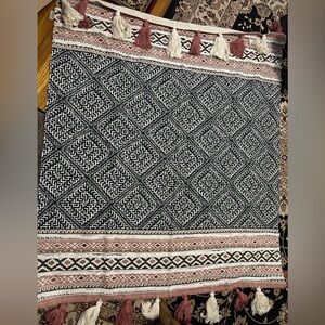 Anthropologie Boho Tassel Colorful Throw Blanket Bedding EUC, 50 x 60”
